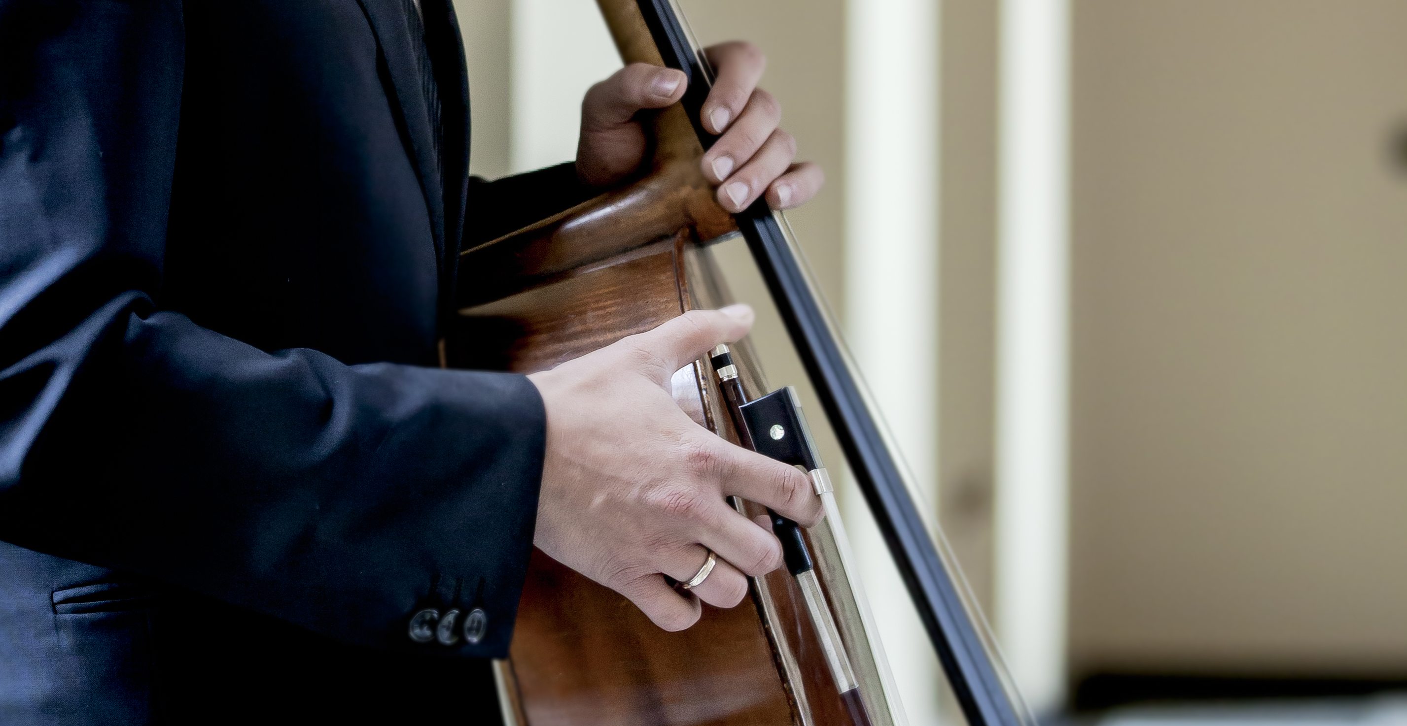 Cellist: Samuli Peltonen, photo: Mika Kirsi